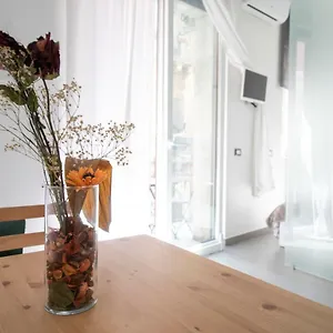 https://the-light-house-al-centro.catania-hotels.net